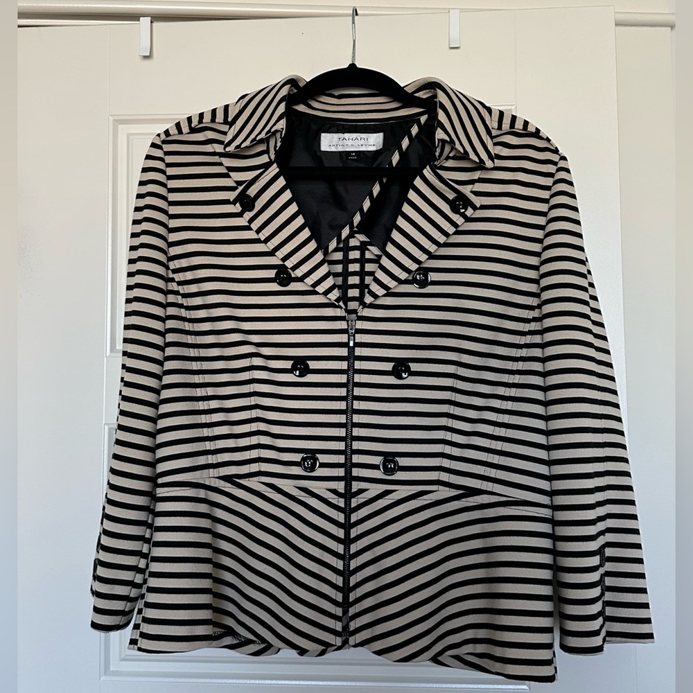 women’s tahari striped zip up blazer